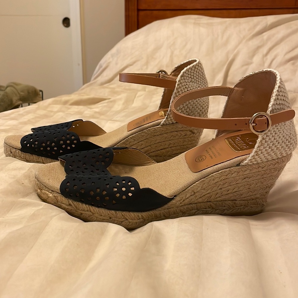 Kanna wedges.